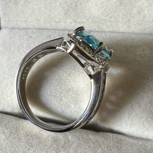 14k gold finish silver ring with London light blue topaz stone - Picture 9 of 9